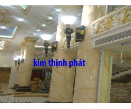 Đá hoa cương đang thi công Đá hoa cương đang thi công